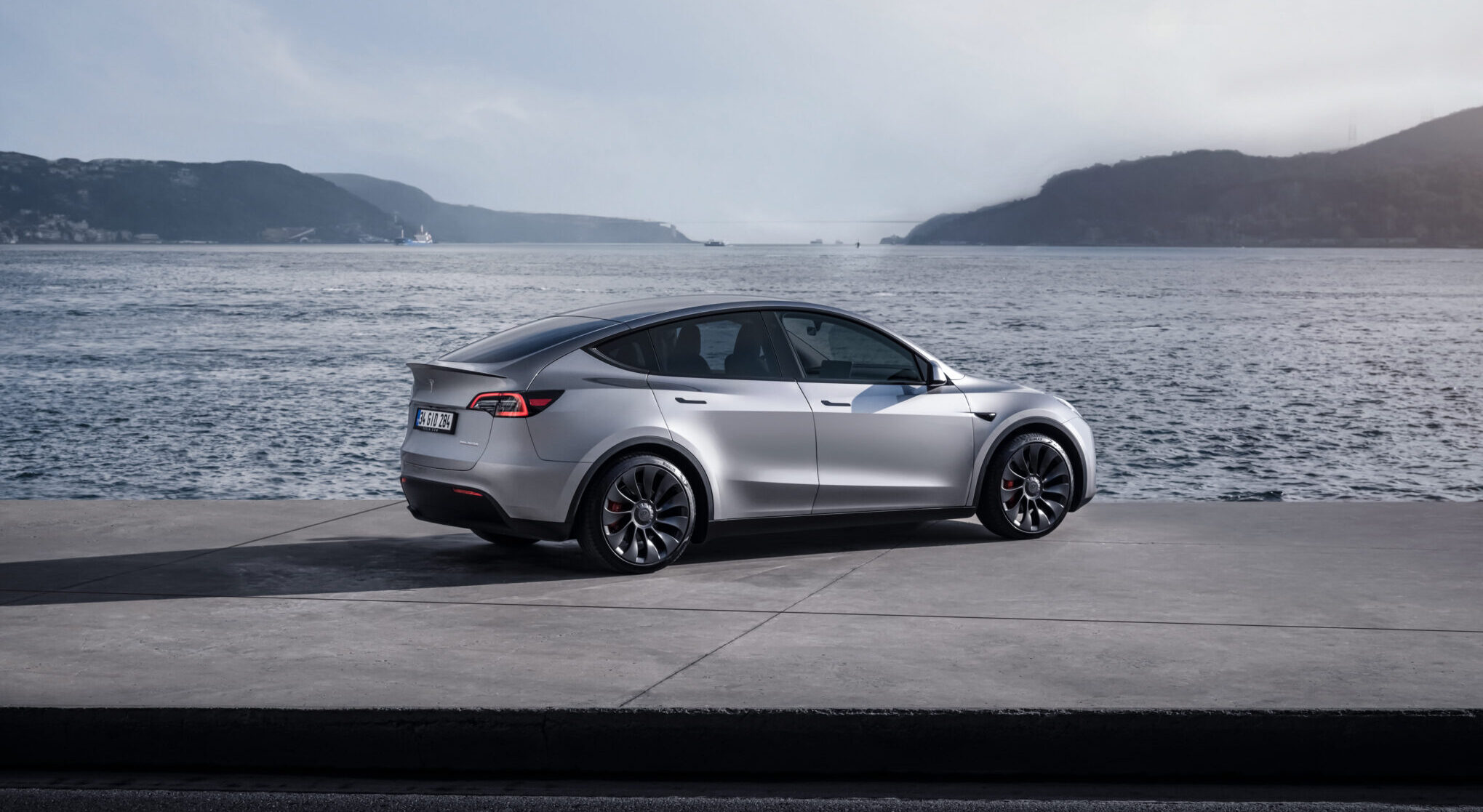 Tesla Model Y 7 Seats Variant in Quicksilver